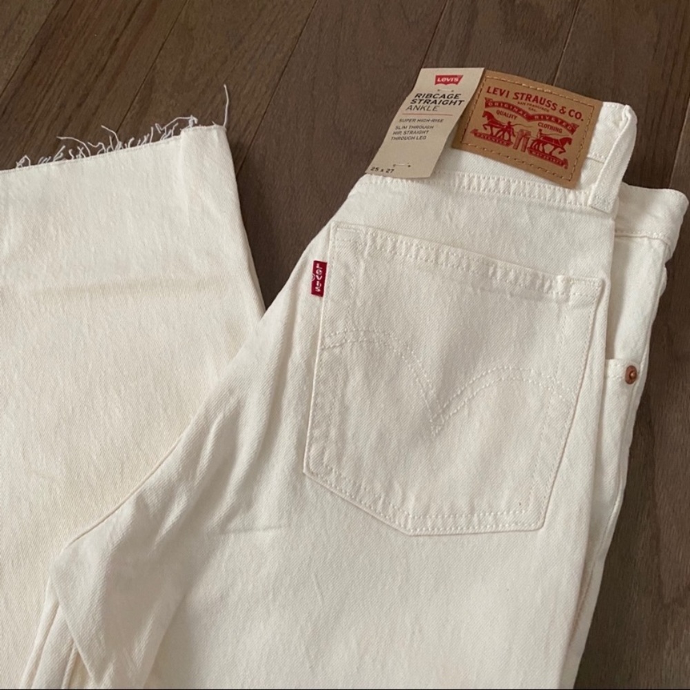 Last one Levi’s Ribcage Straight Jeans - Picture 6 of 8